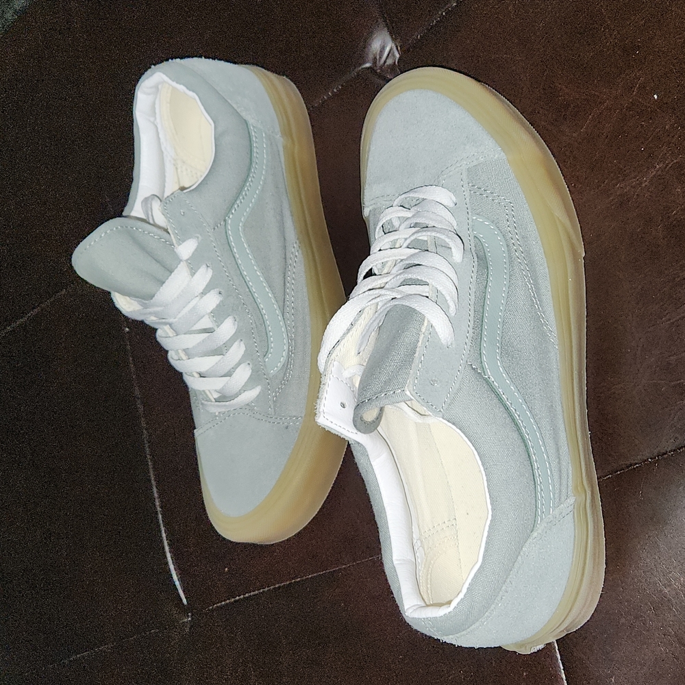 VANS SIZE 9